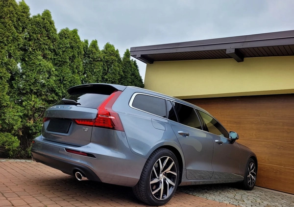 Volvo V60 cena 88800 przebieg: 203000, rok produkcji 2018 z Opoczno małe 596